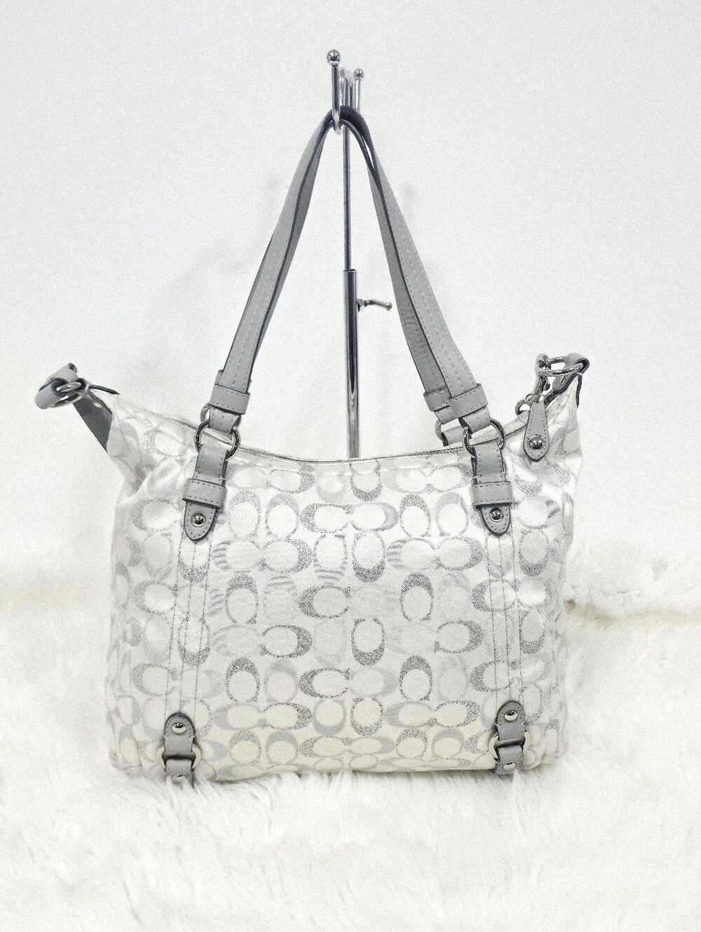 Coach F18378 Signature Gray and Silver Jacquard Shoulder Purse - Picture 3 of 13